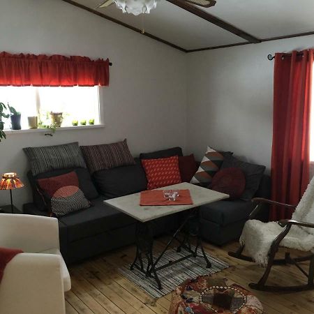 Travad Nybo Lilla Huset Hotel Екстериор снимка